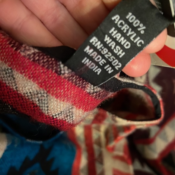 NWT.  Hippie/Boho SACRED THREADS PONCHO.  Onesize. 221943K.  CL/GR07 - Picture 4 of 4